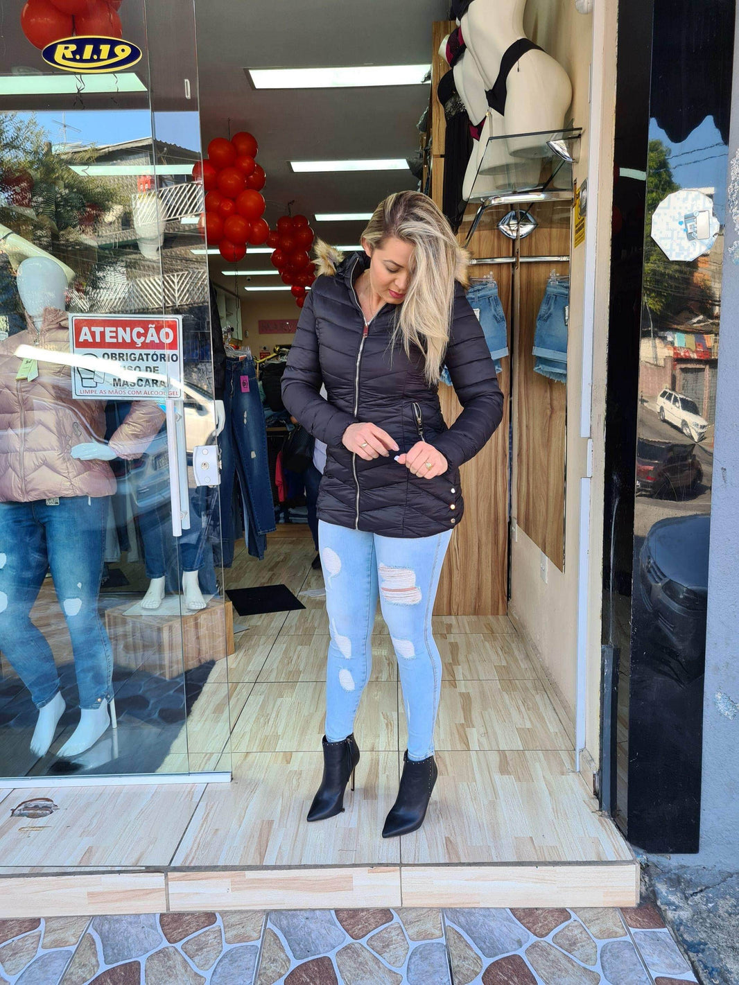 Parka Dupla Face Com Detalhe Lateral E Capuz Leon - Leon Elegance