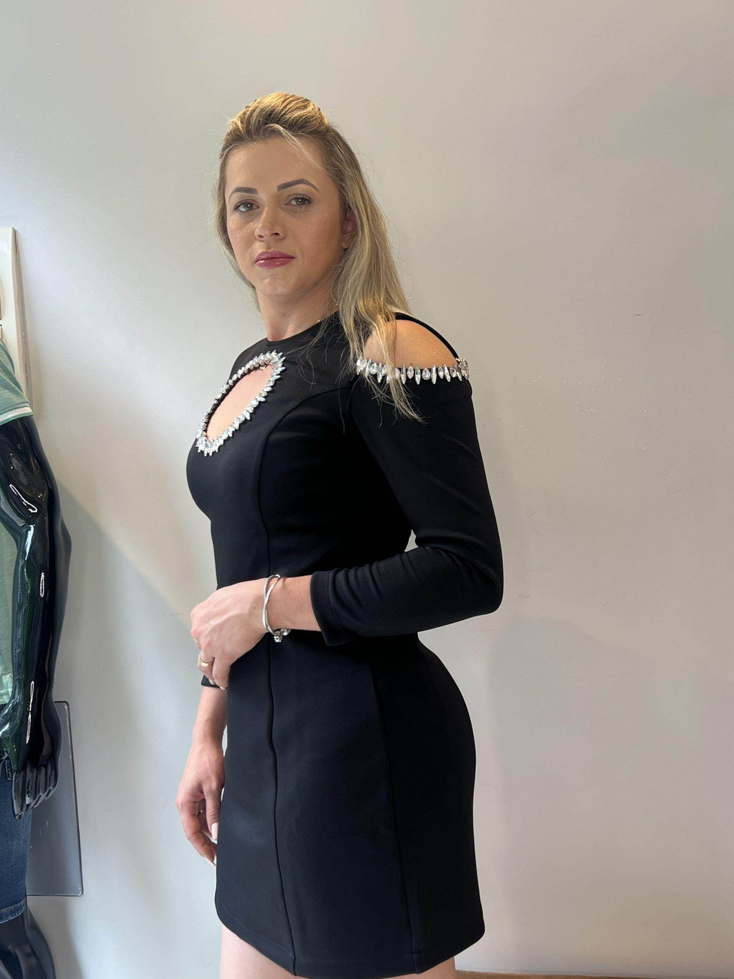 Vestido Midi Cut Detalhe Nos Seios Leon - Leon Elegance