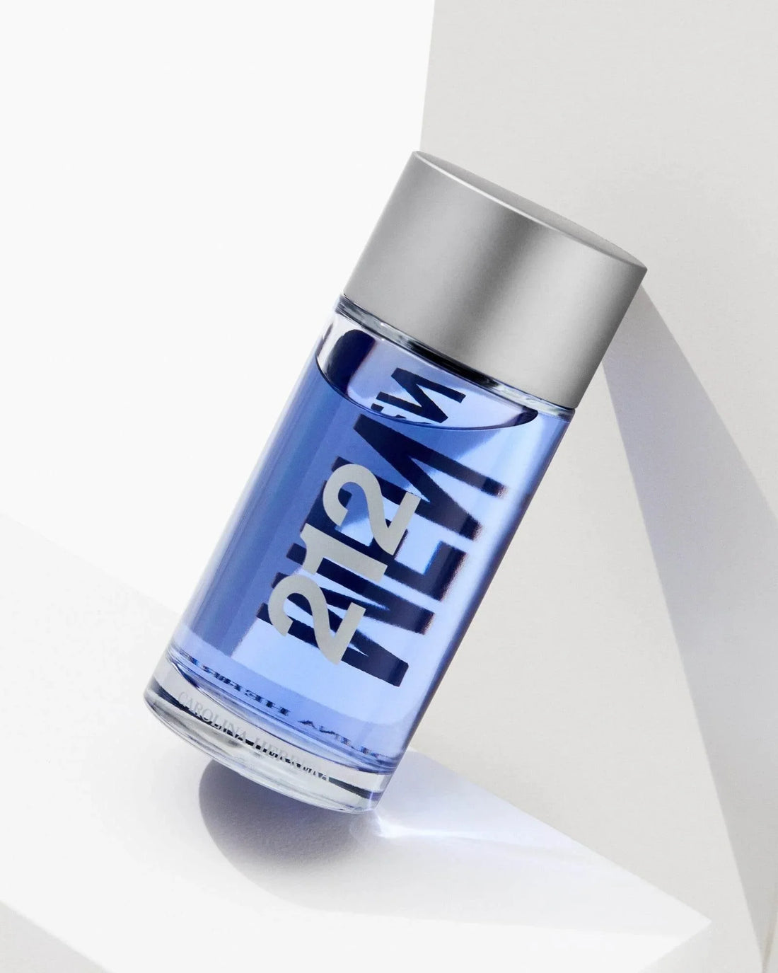 212 Men Nyc Masculino EDT - Leon Elegance