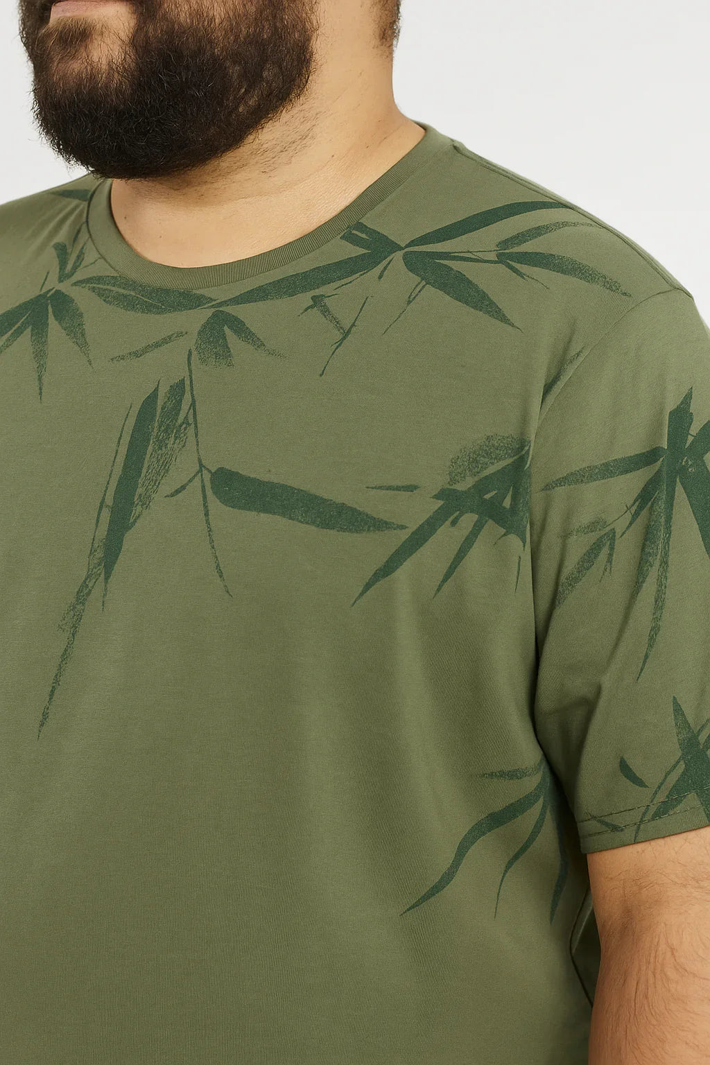 Camiseta Tradicional Estampada Folhagem