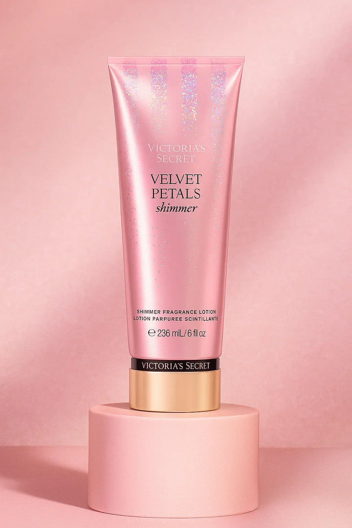 Loção Corporal Victoria’s Secret Velvet Petals Shimmer Feminino 236ml