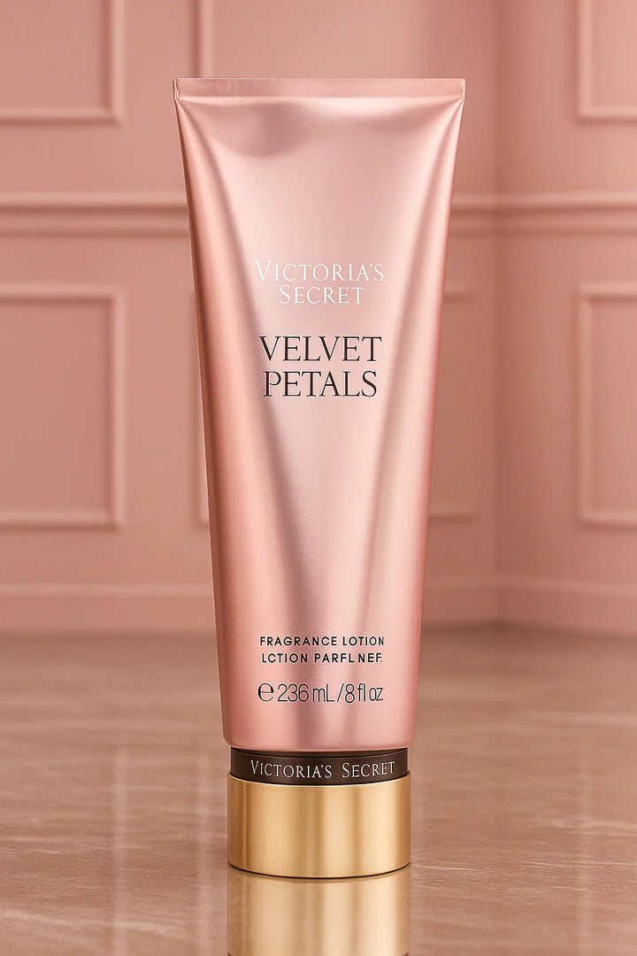 Loção Hidratante Perfumada Victoria’s Secret Velvet Petals – 236 mL