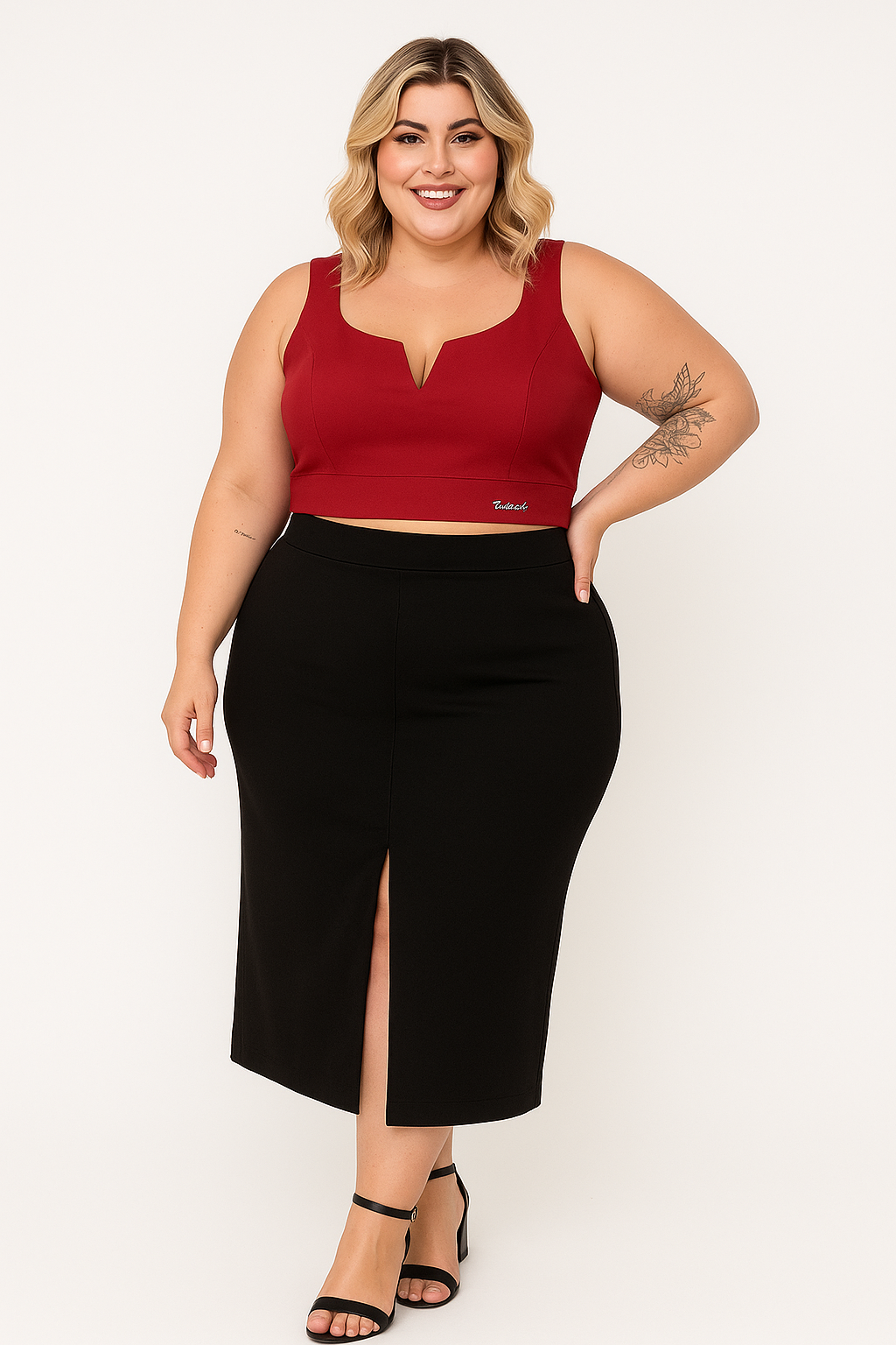 Cropped Decote Reto Detalhe V Plus Size Fofofinha