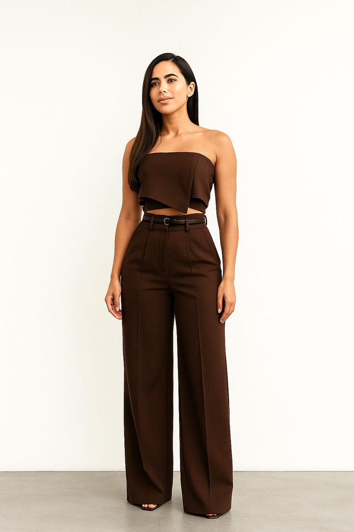 Conjunto com Cropped Tomara que Caia e Calça Pantalona Alfaiataria