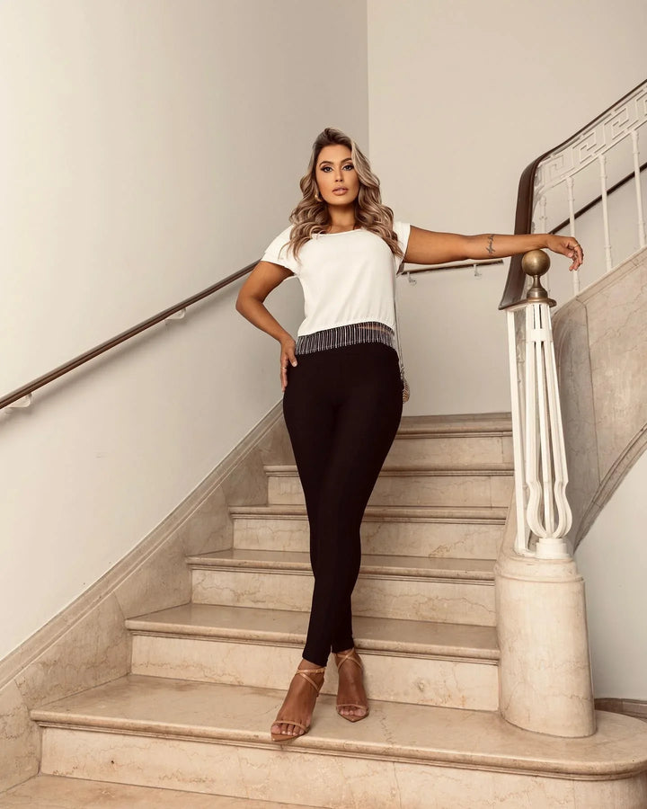 Blusa Feminina Com Detalhe de Brilho Treluna