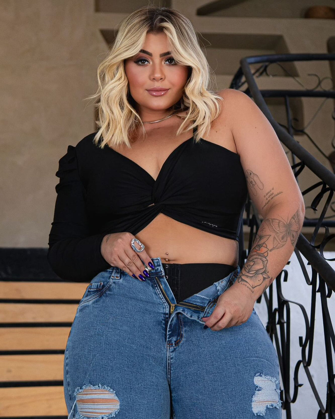 Cropped Assimétrico Manga Única Plus Size Fofofinha