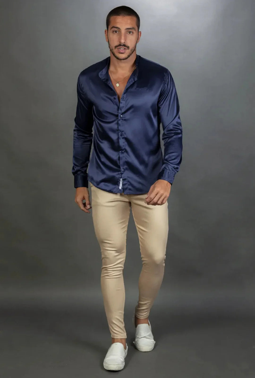 Camisa Longa Cetim Gola Padre Leon