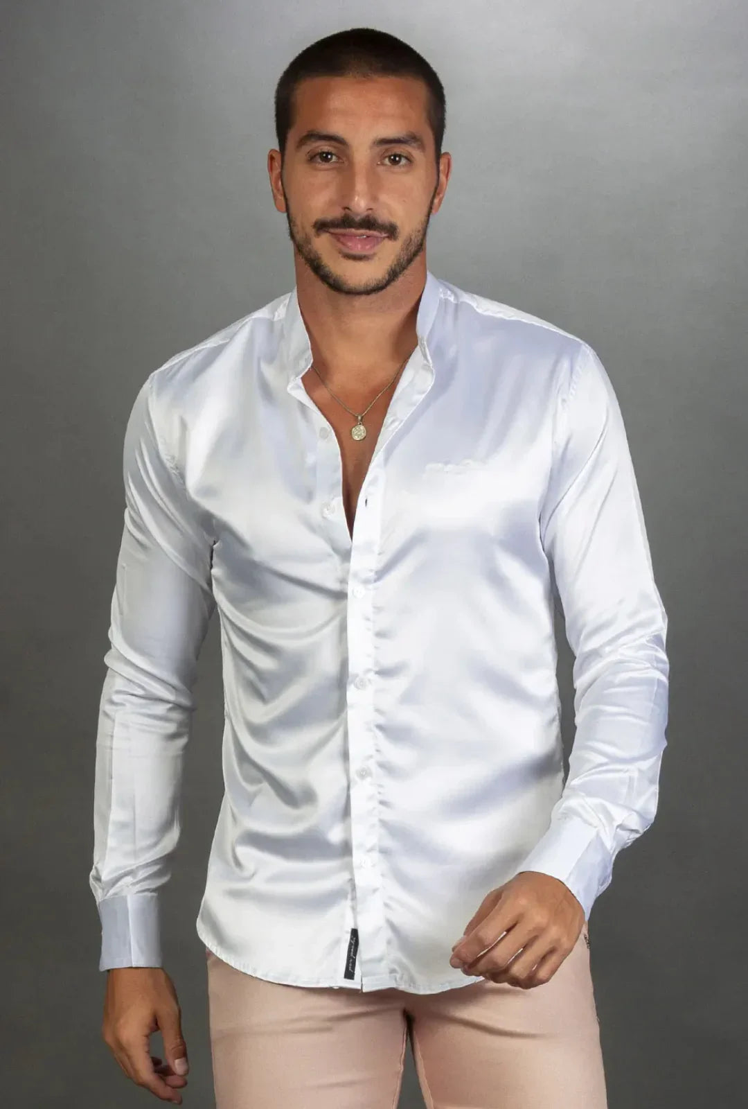 Camisa Longa Cetim Gola Padre Leon
