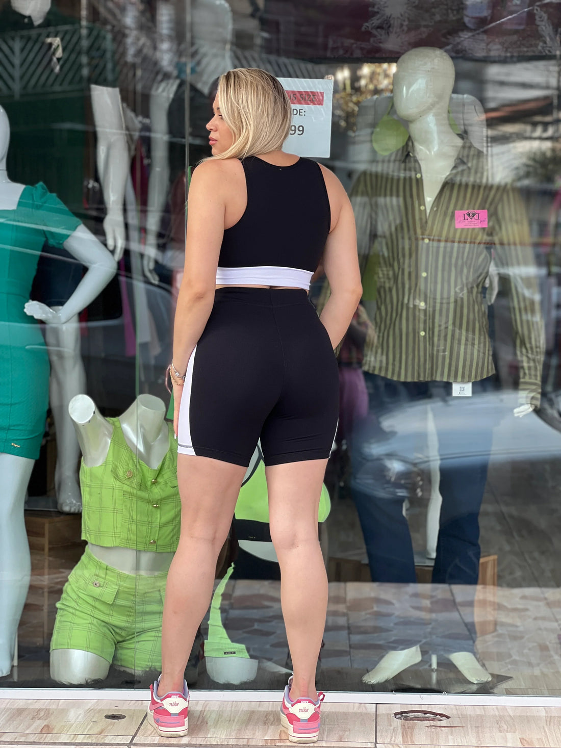 Conjunto Fitness Top e Shorts Tielina Leon