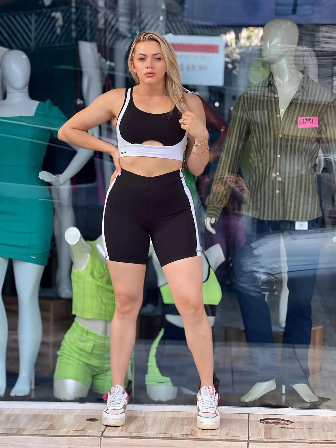 Conjunto Fitness Top e Shorts Tielina Leon