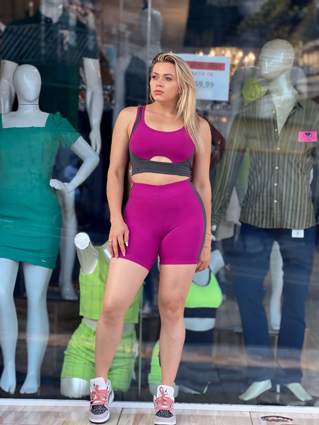 Conjunto Fitness Top e Shorts Tielina Leon