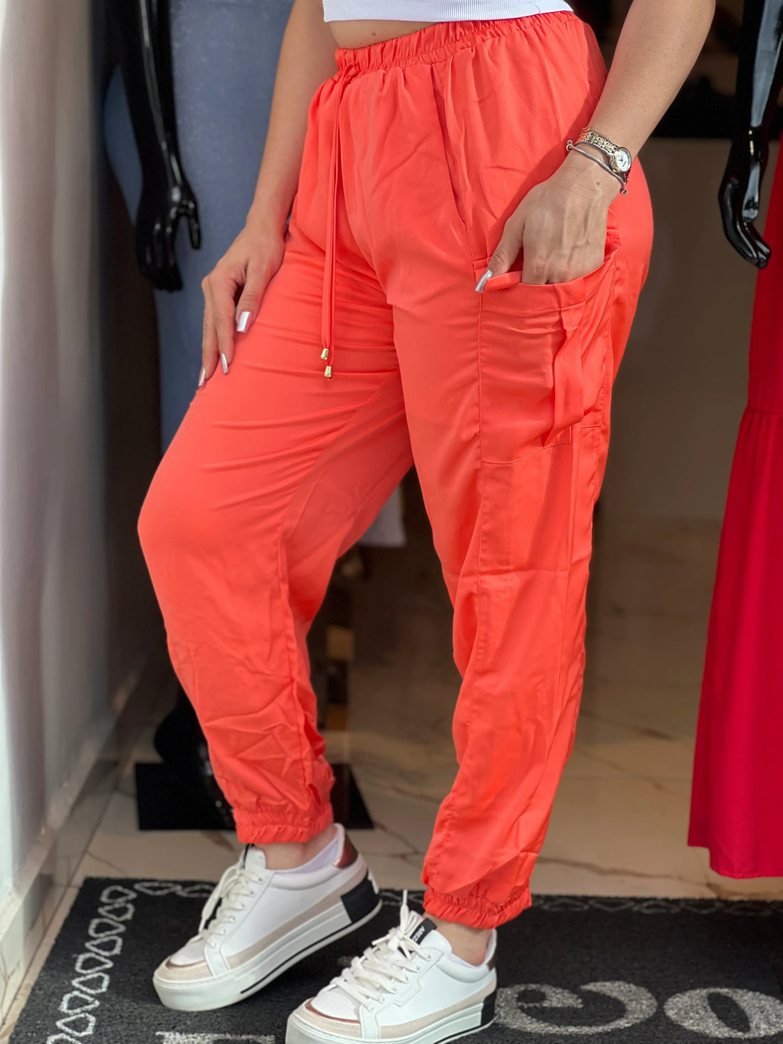 Calça Cargo Feminina Com Punho Leon