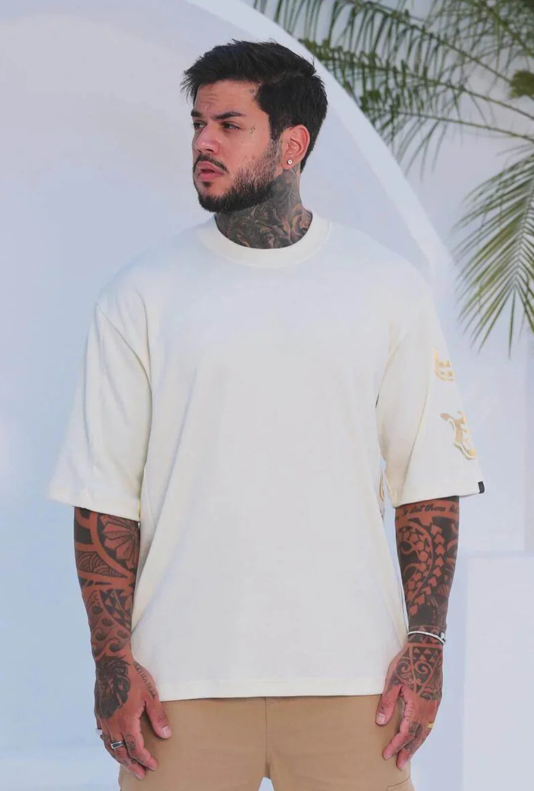 Camiseta Oversized Recorte Leon