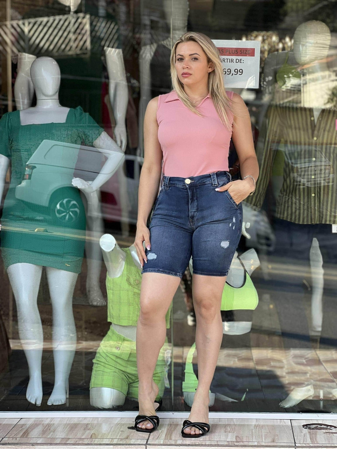 Bermuda Jeans Feminina R19 Cintura Alta Azul Médio - Leon Elegance