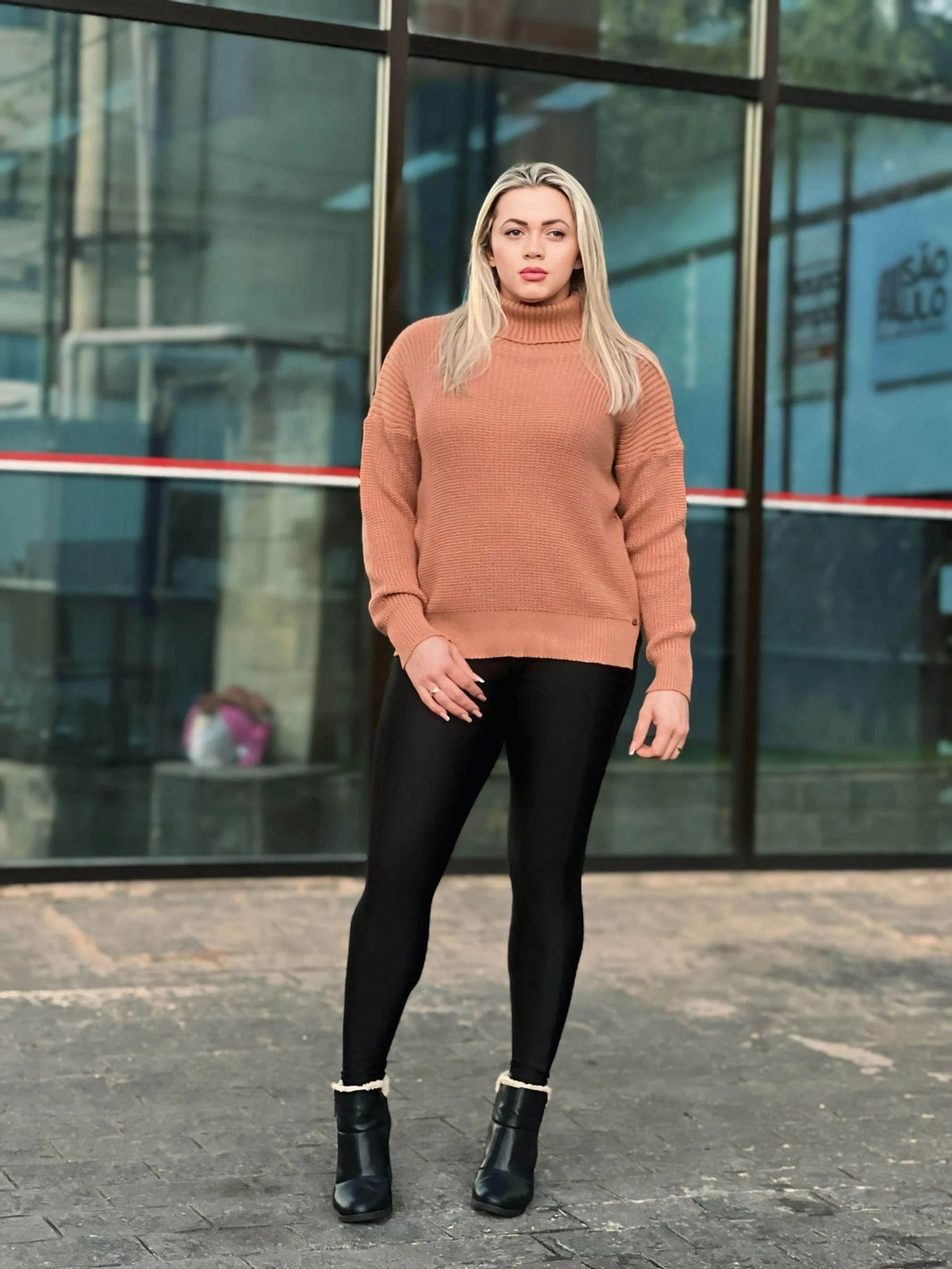 Blusa em Gola Alta Tricot Essências Leon - Leon Elegance