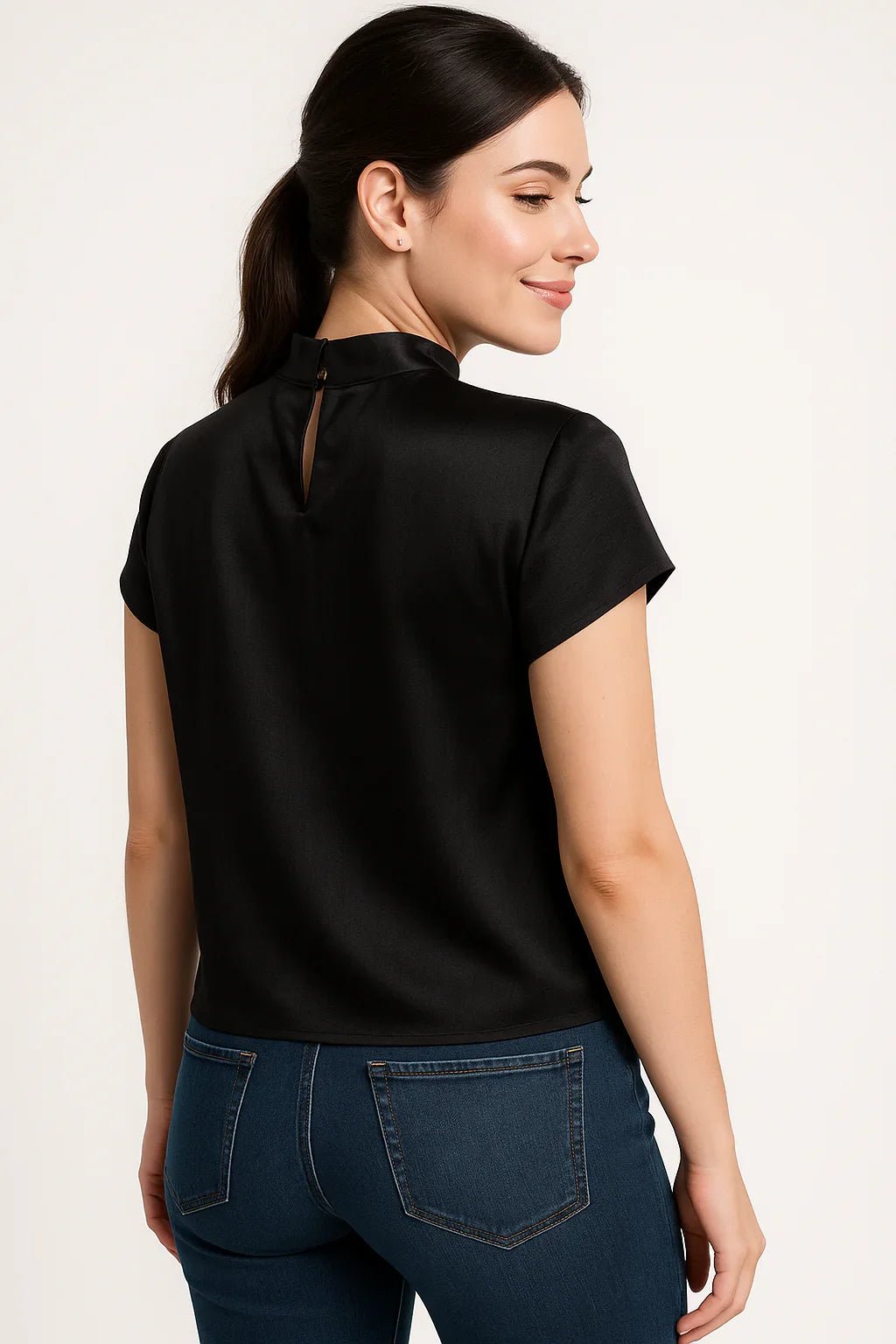 Blusa Feminina Preta Gola Alta Manga Curta - Leon Elegance