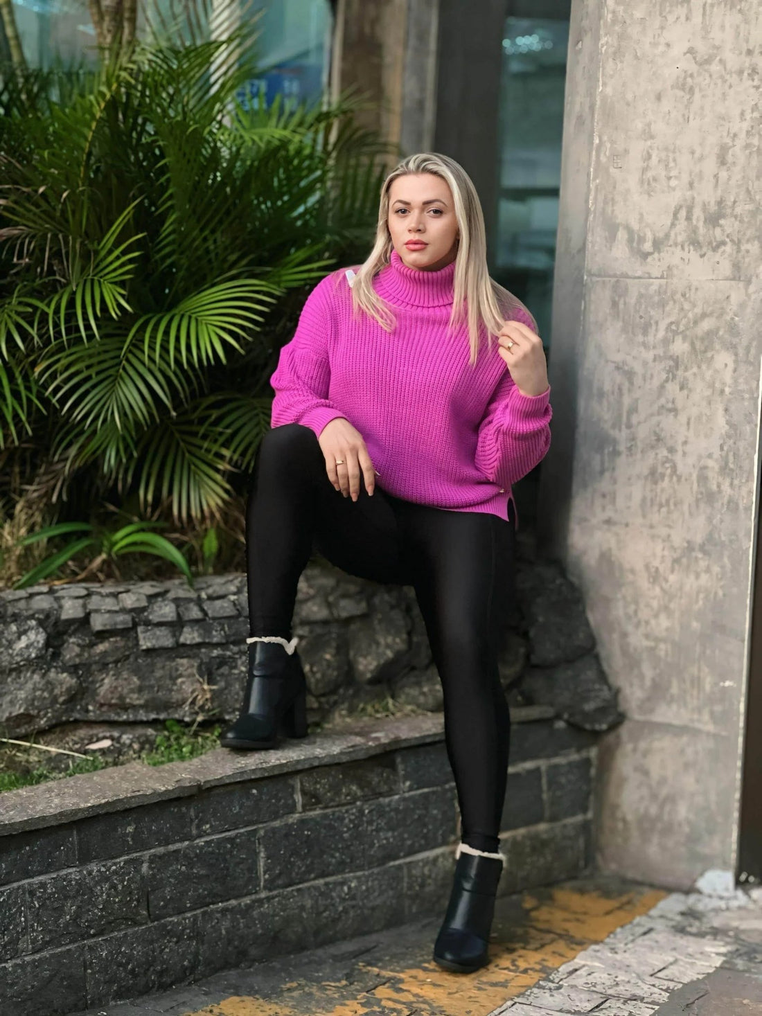 Blusa Tricot Gola Alta Com Slits Laterais Leon - Leon Elegance