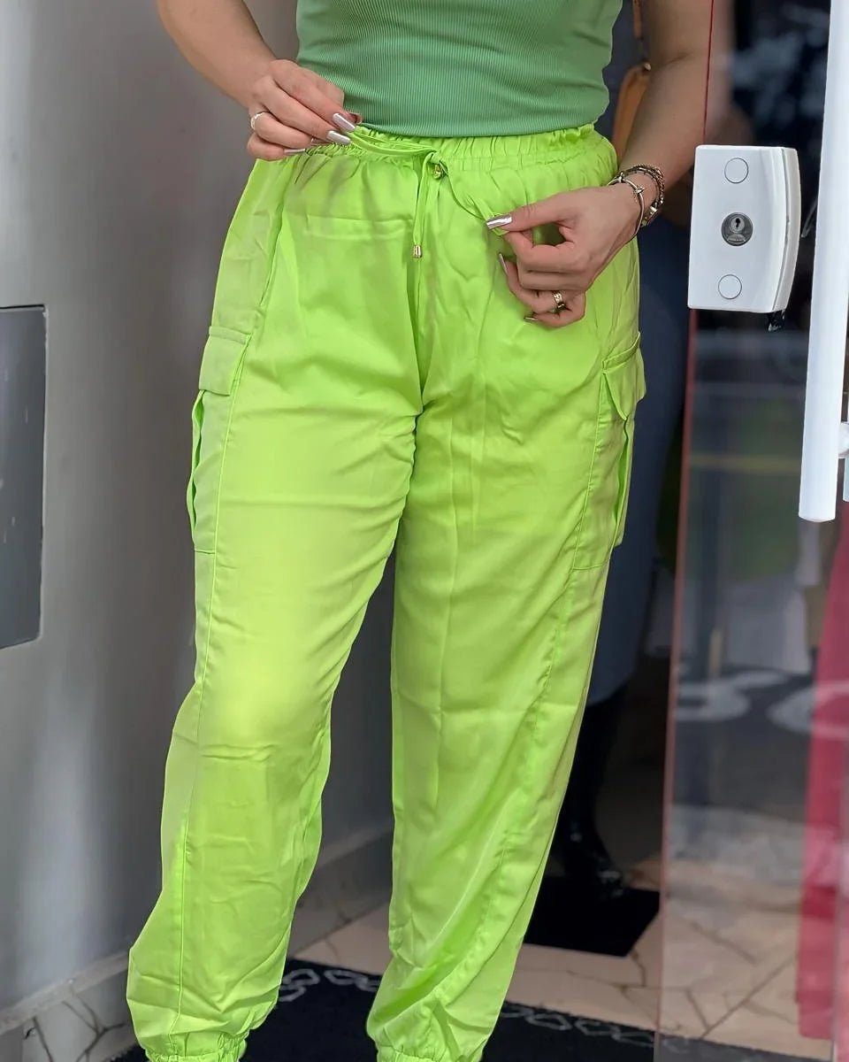 Calça Cargo Feminina com Bolsos Leon Elegance - Leon Elegance