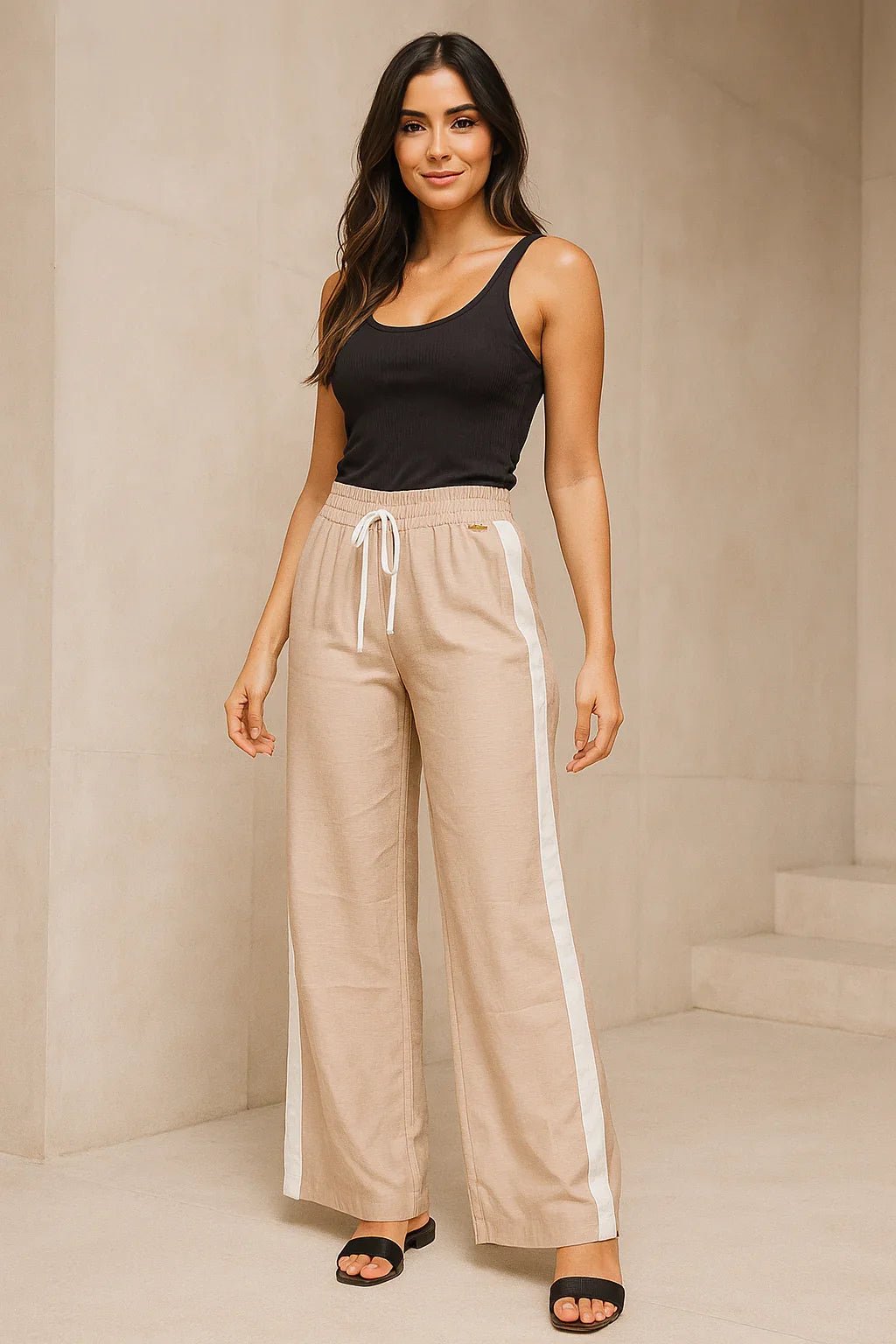 Calça Conforto Feminina Bege Listra Lateral Branca - Leon Elegance