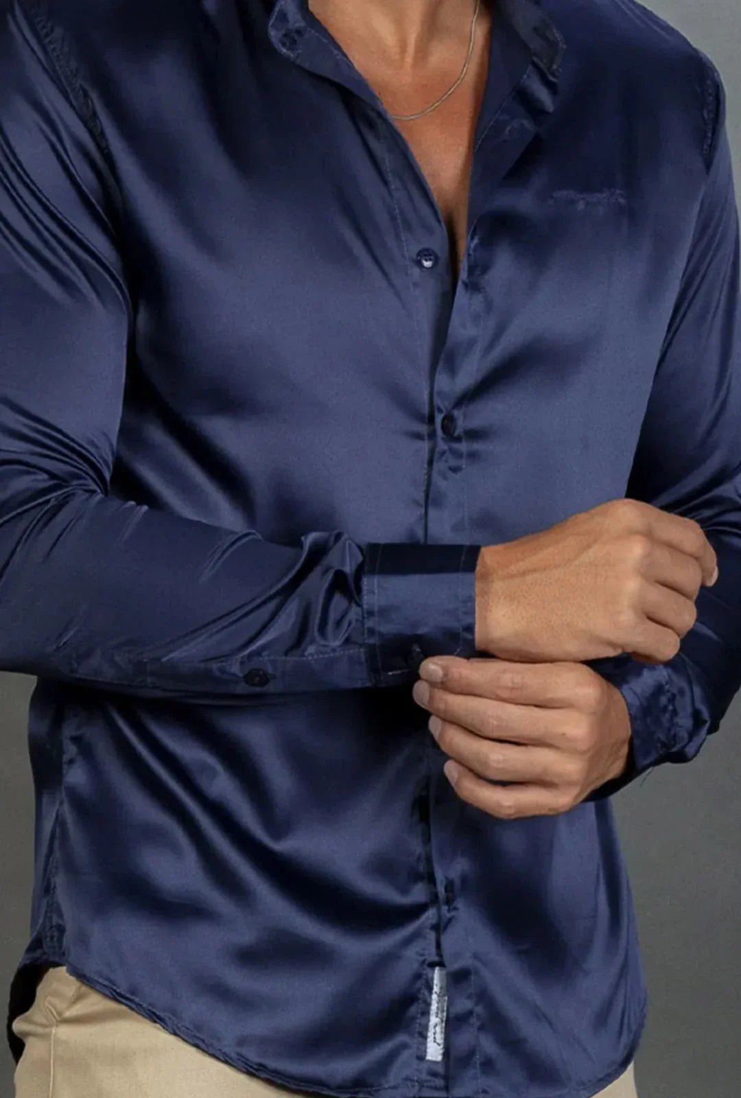 Camisa Longa Cetim Gola Padre Leon - Leon Elegance