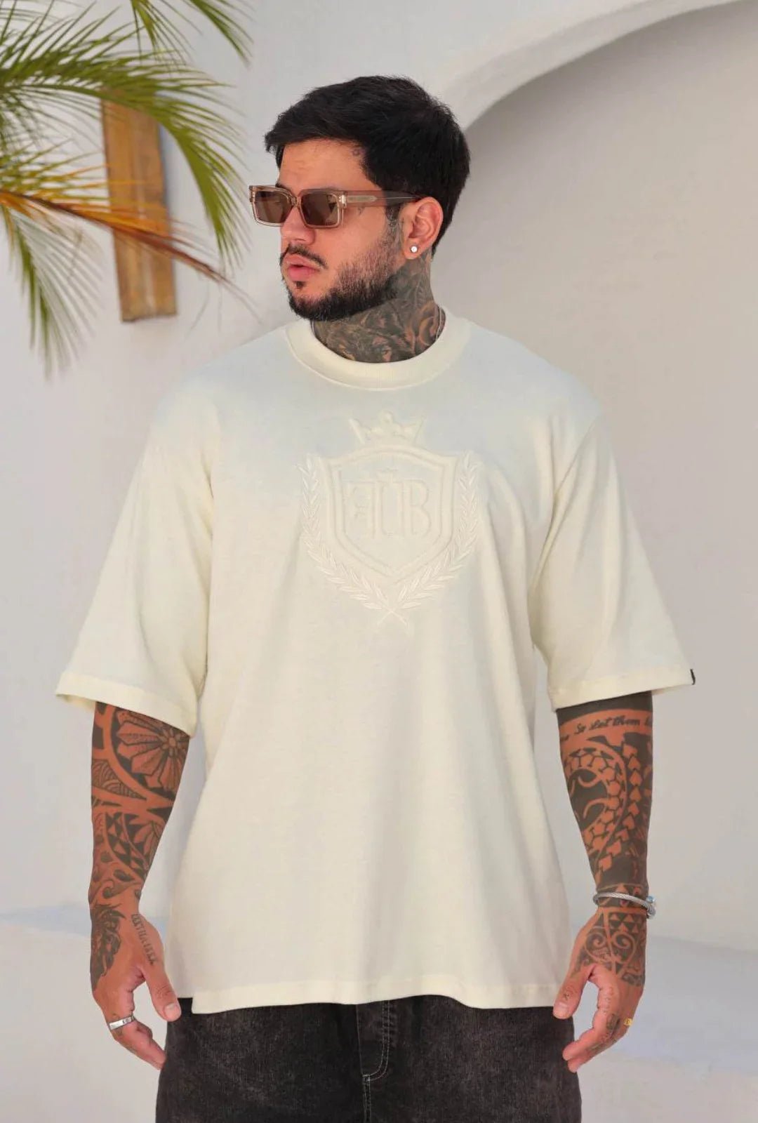 Camiseta FB Oversized c/ Brasão Bordado - Leon Elegance