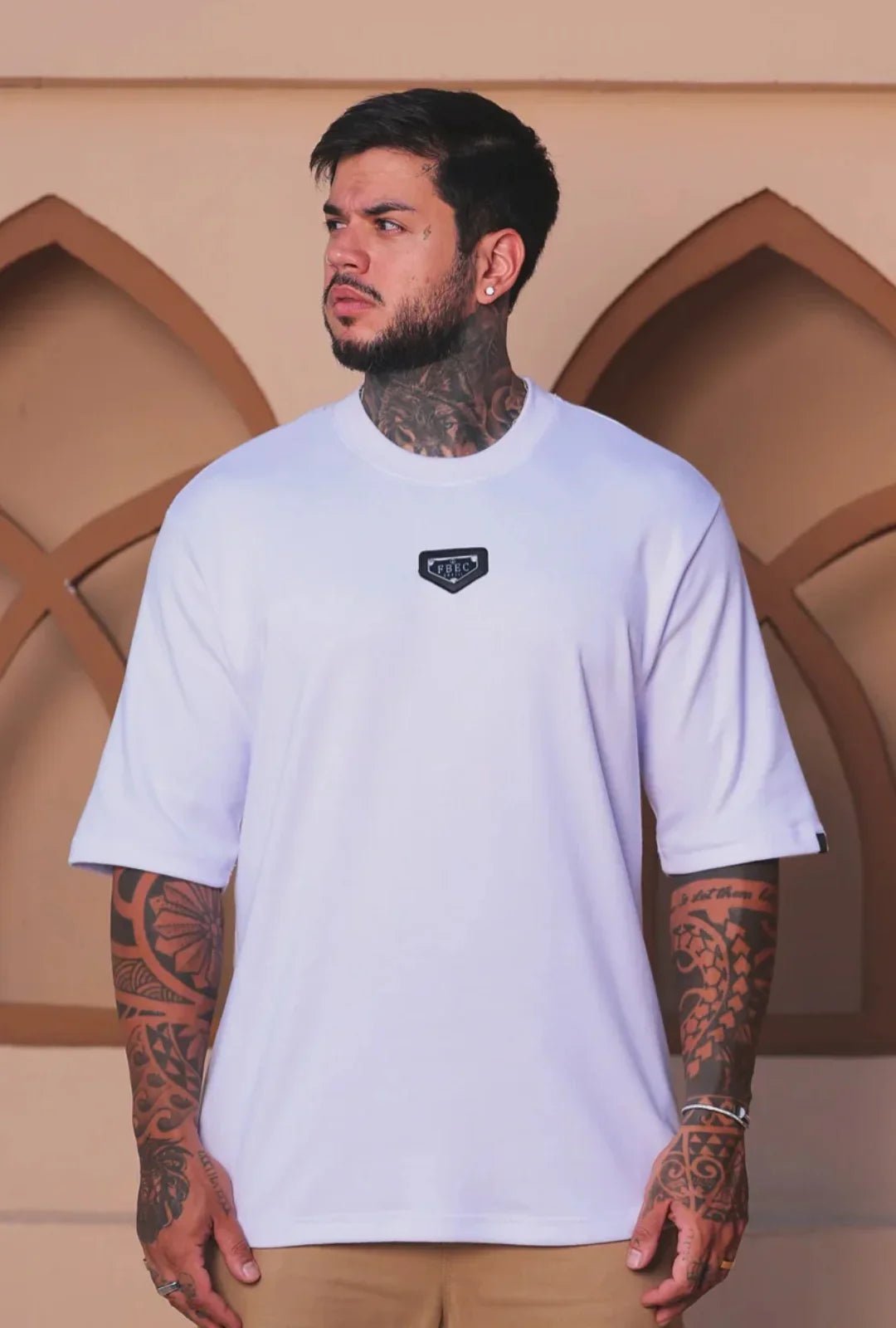 Camiseta FB Oversized com Brasão Emborrachado - Leon Elegance