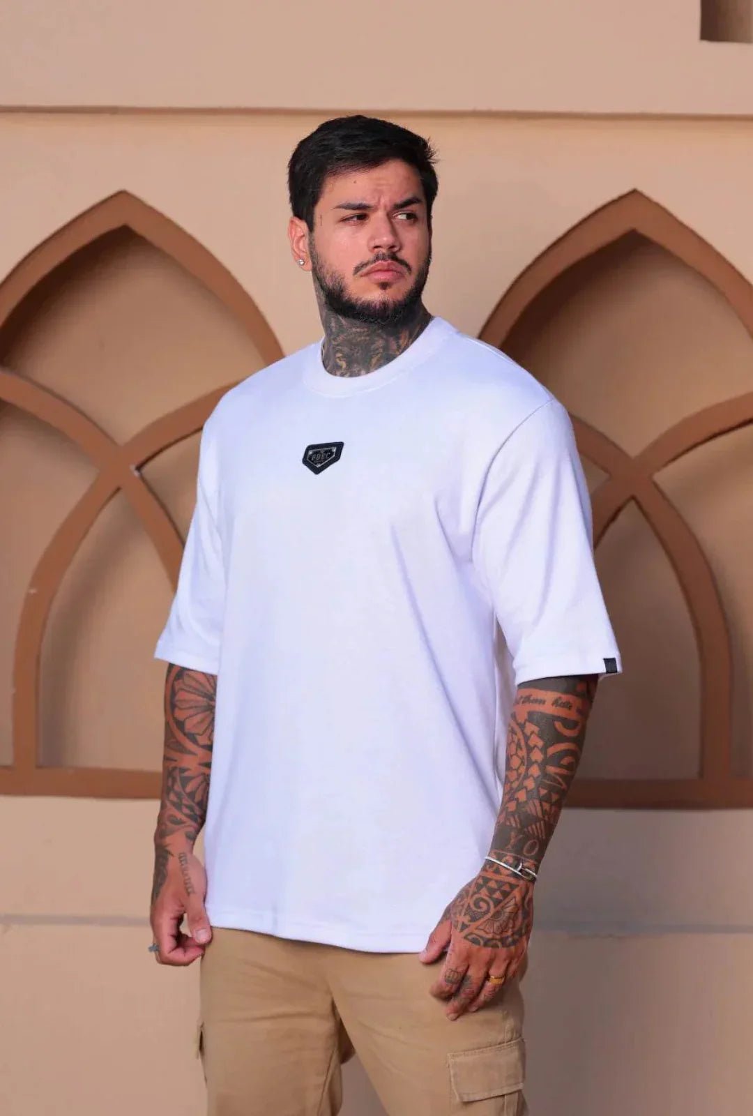 Camiseta FB Oversized com Brasão Emborrachado - Leon Elegance