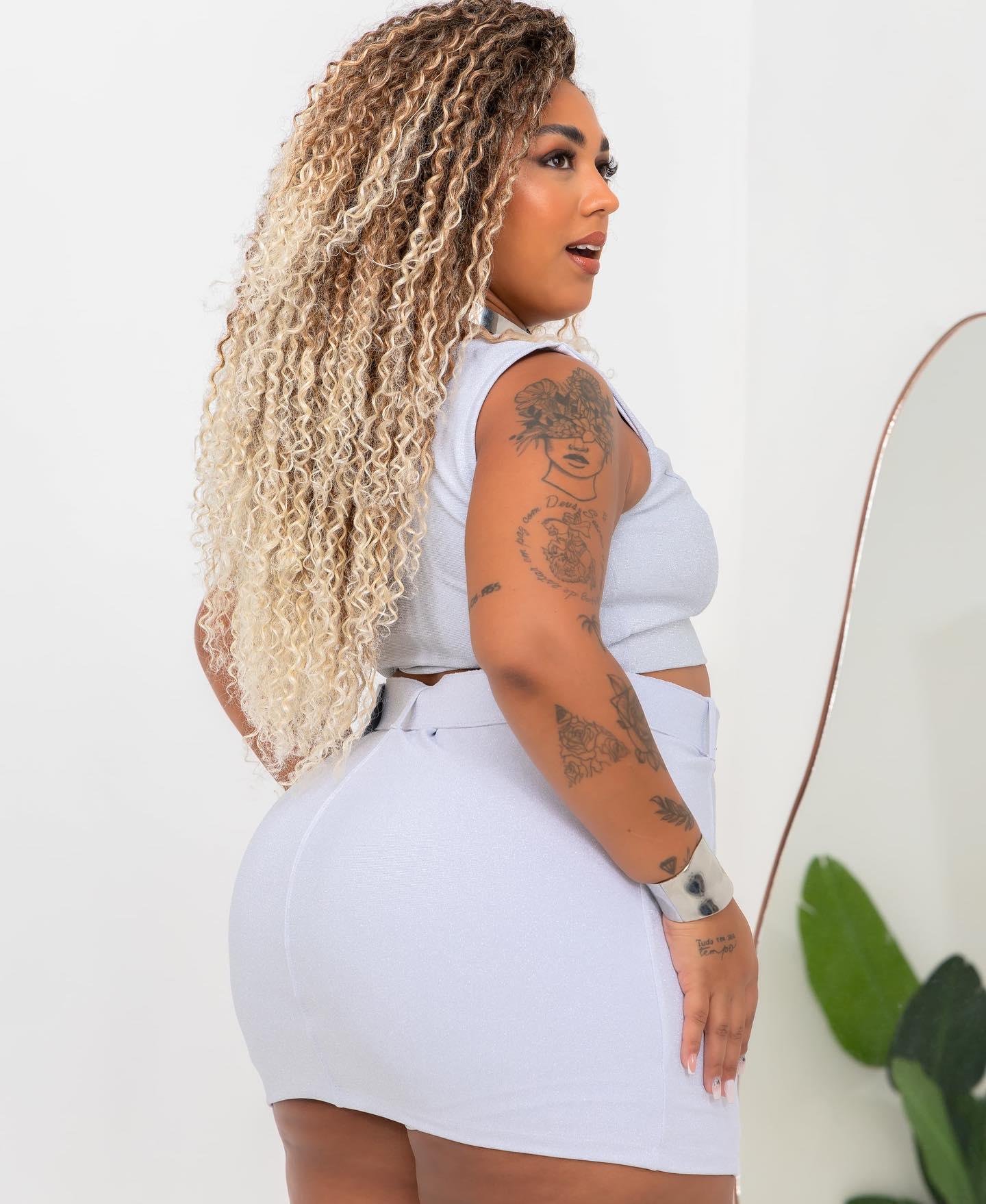 Conjunto Cropped com Saia Cinto Plus Size Fofofinha - Leon Elegance