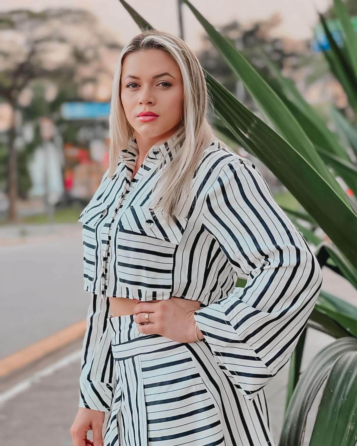 Conjunto Cropped e Saia Midi Tufi Duek Listrado - Leon Elegance