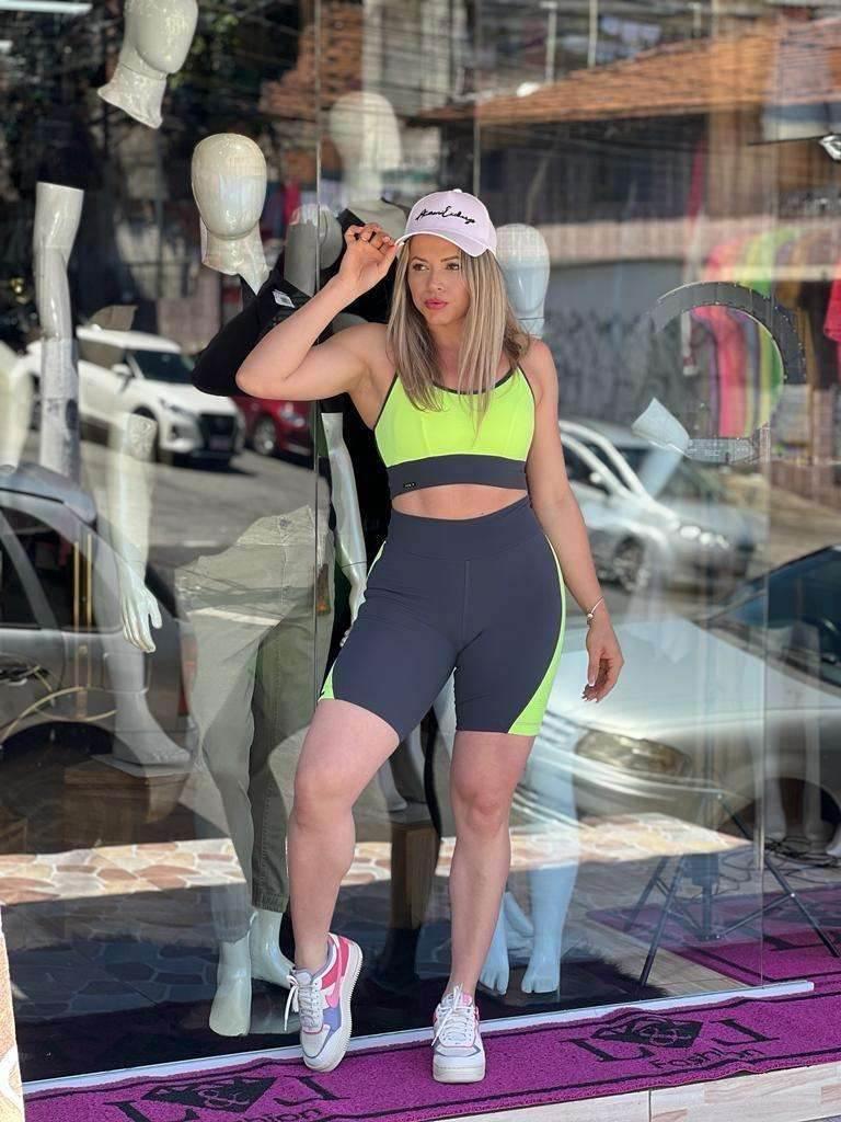 Conjunto Esportivo Shorts com Top Leon - Leon Elegance