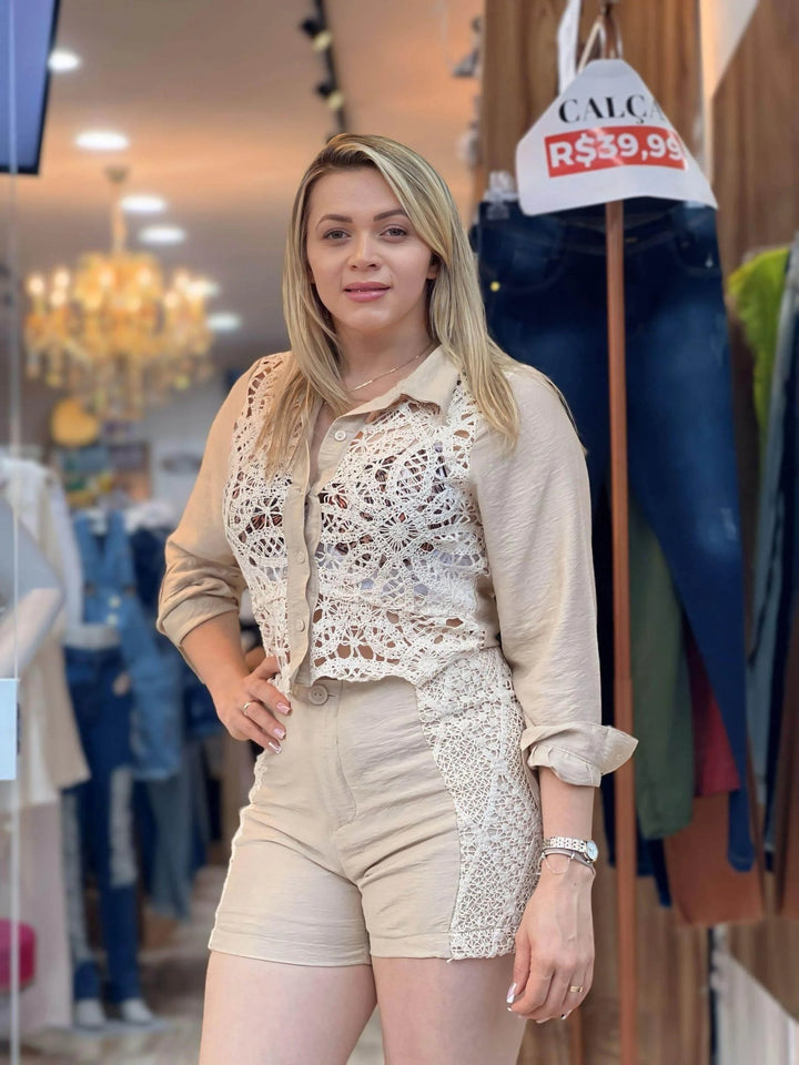 Conjunto Feminino Camisa e Short com Detalhes em Crochê - Leon Elegance