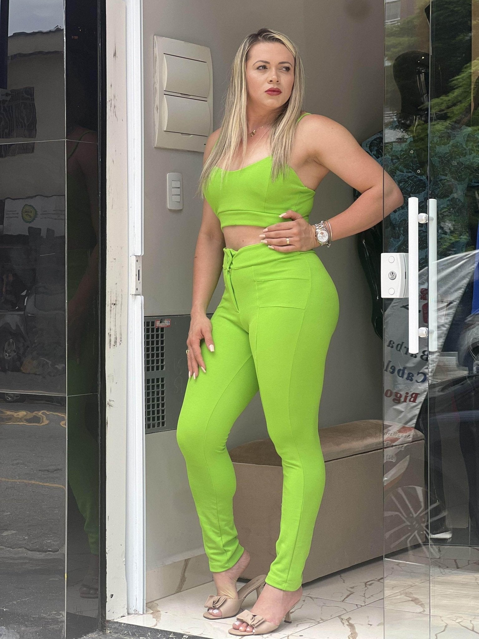 Conjunto Poética Plus Cropped e Pantalona Leon - Leon Elegance