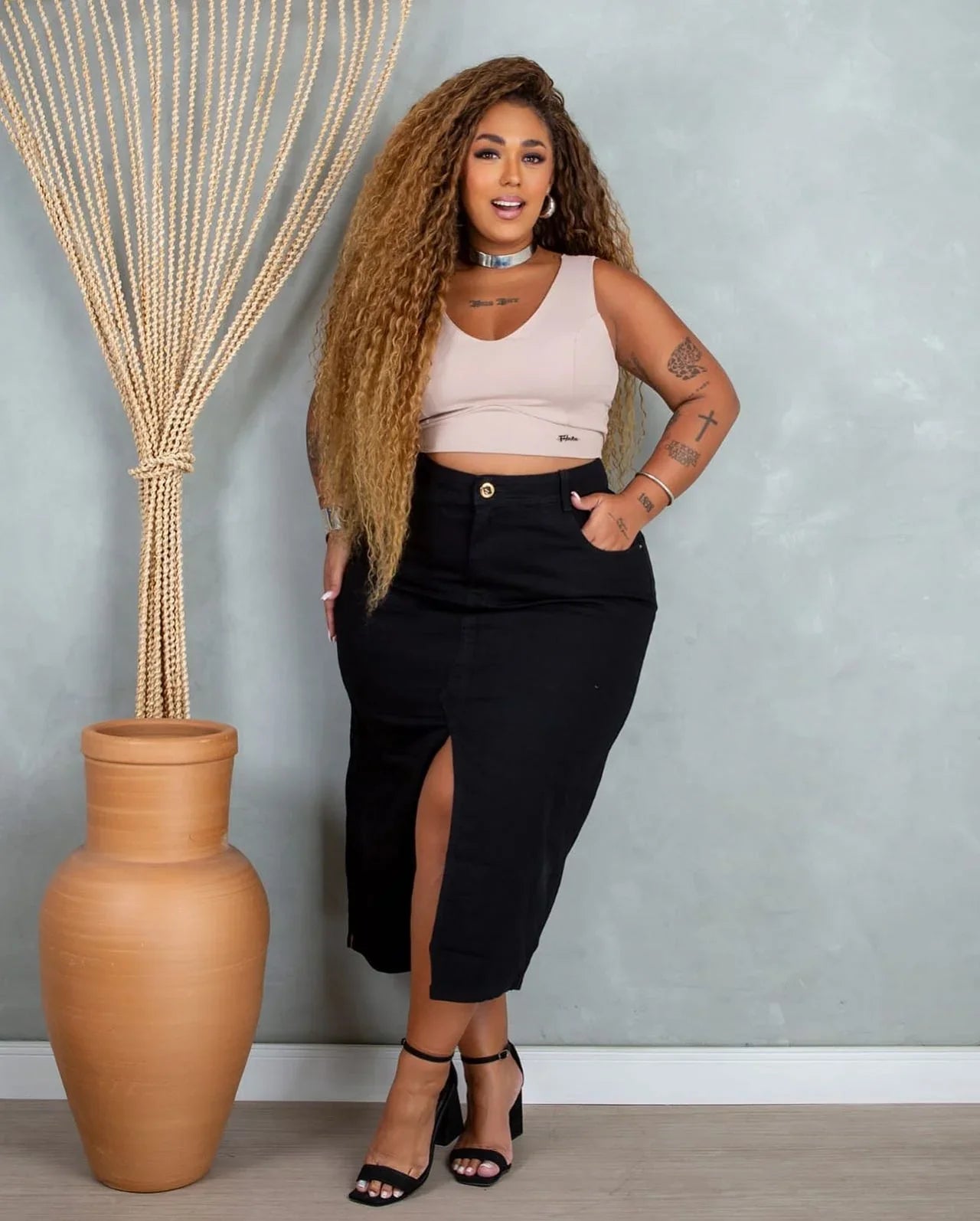 Cropped Básico Decote Redondo Plus Size Fofofinha - Leon Elegance