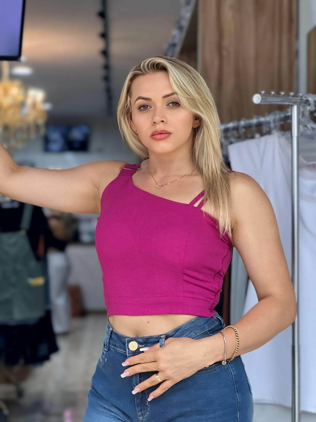 Cropped Fame em Linho Fivela Hook Leon - Leon Elegance