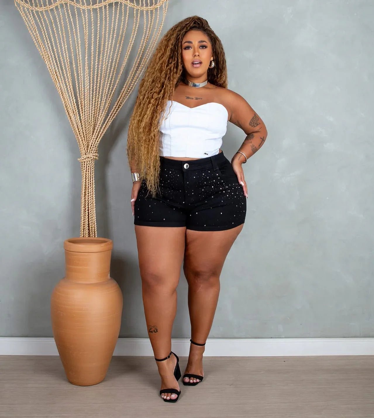 Cropped Plus All White Leon - Leon Elegance