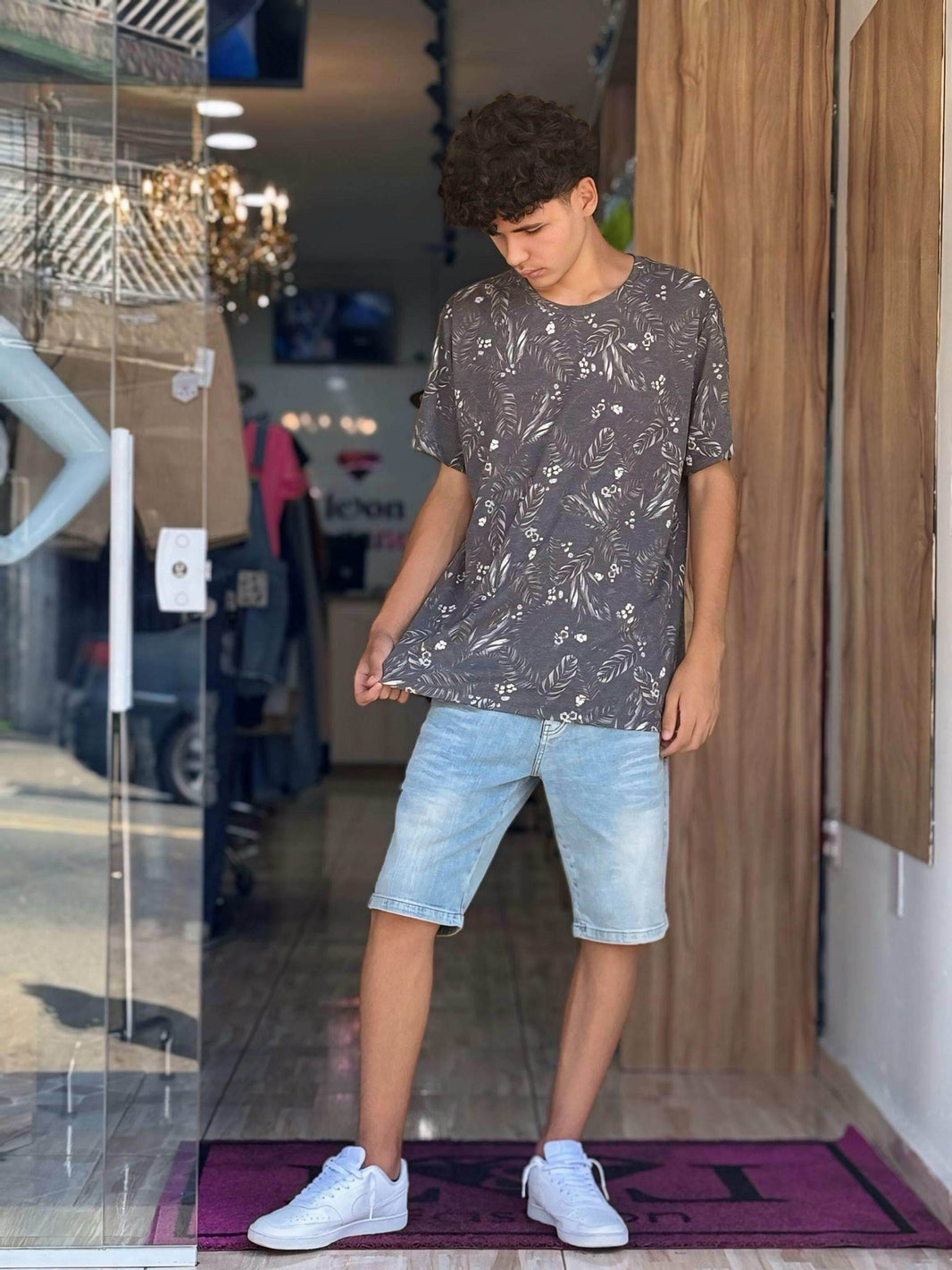 Camiseta Manga Curta Estampada Leon - Leon Elegance
