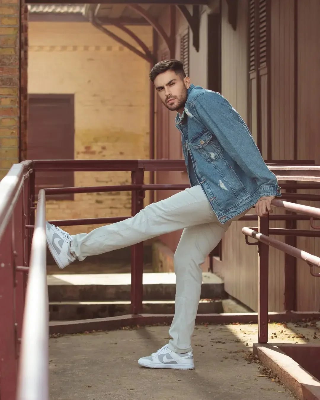 Jaqueta Jeans Destroyed Fitlane Leon - Leon Elegance