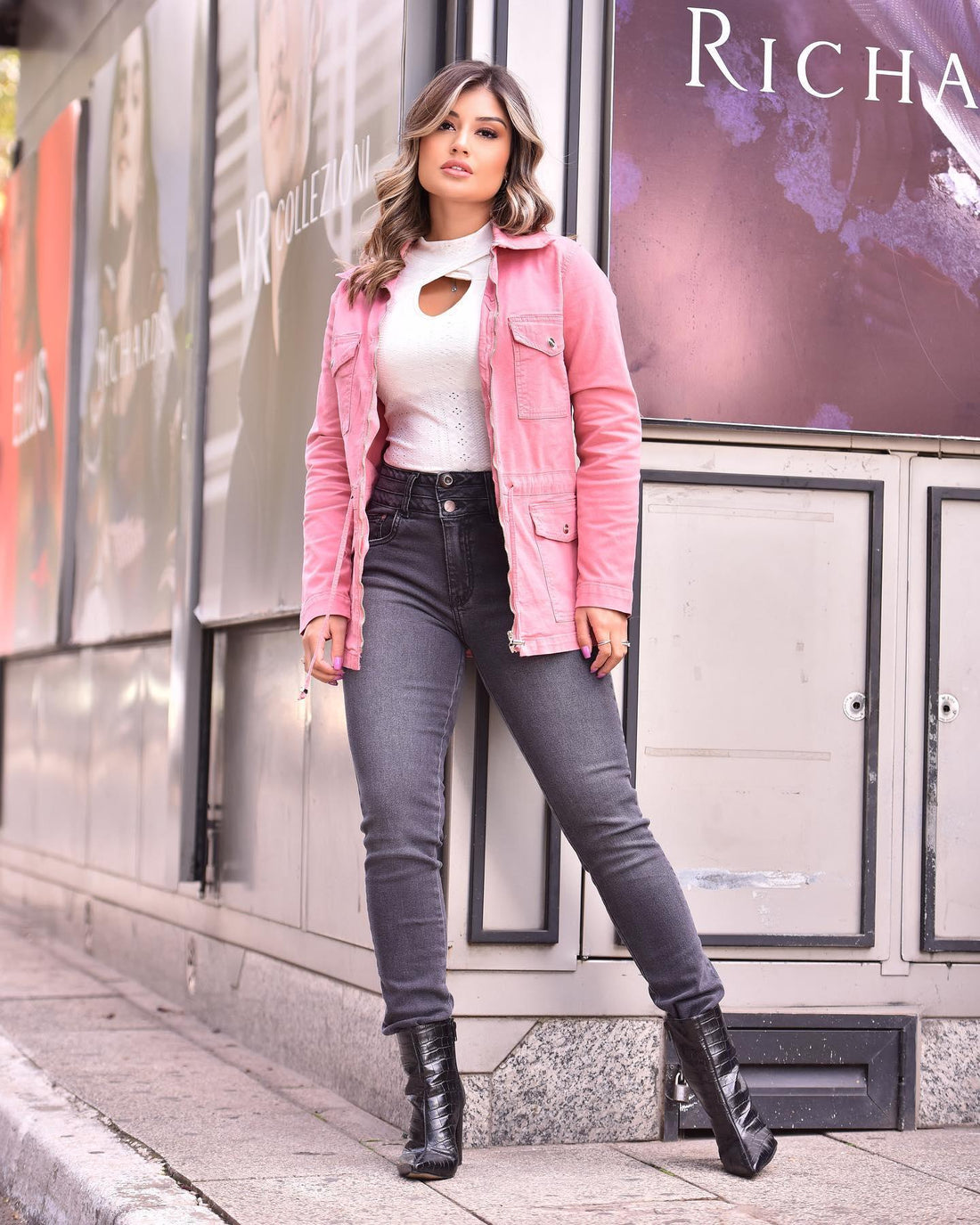 Jaqueta Klepton Feminina Rosa Bolsos Utilitários - Leon Elegance