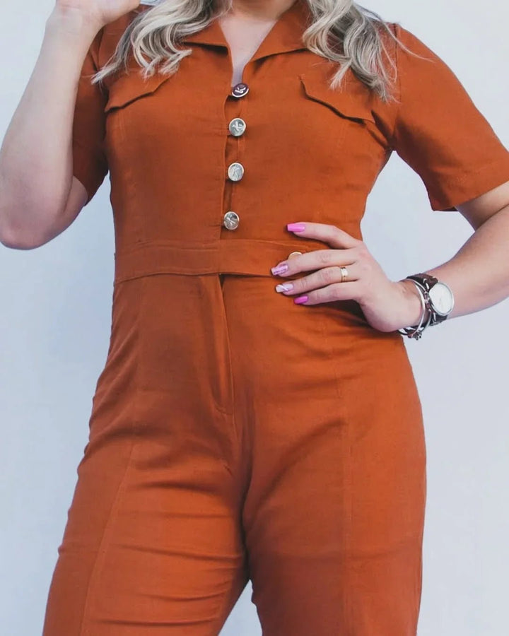 Macacão KLEPTON Terracota Manga Curta - Leon Elegance