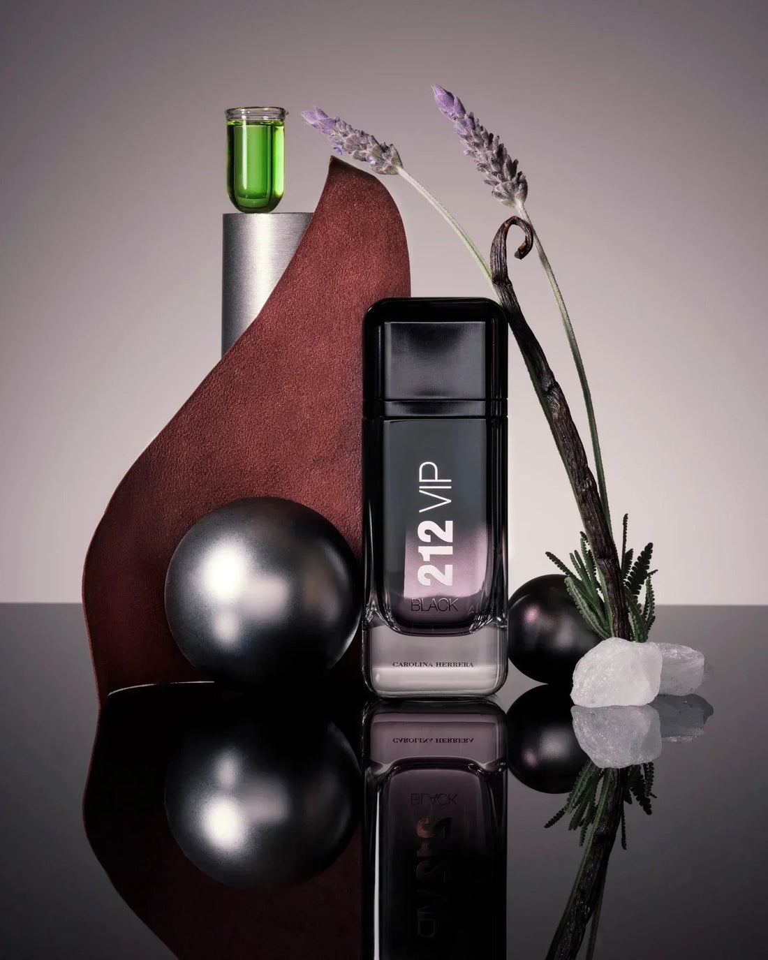 perfume carolina herrera 212 vip black masculino eau de parfum 100ml - Leon Elegance