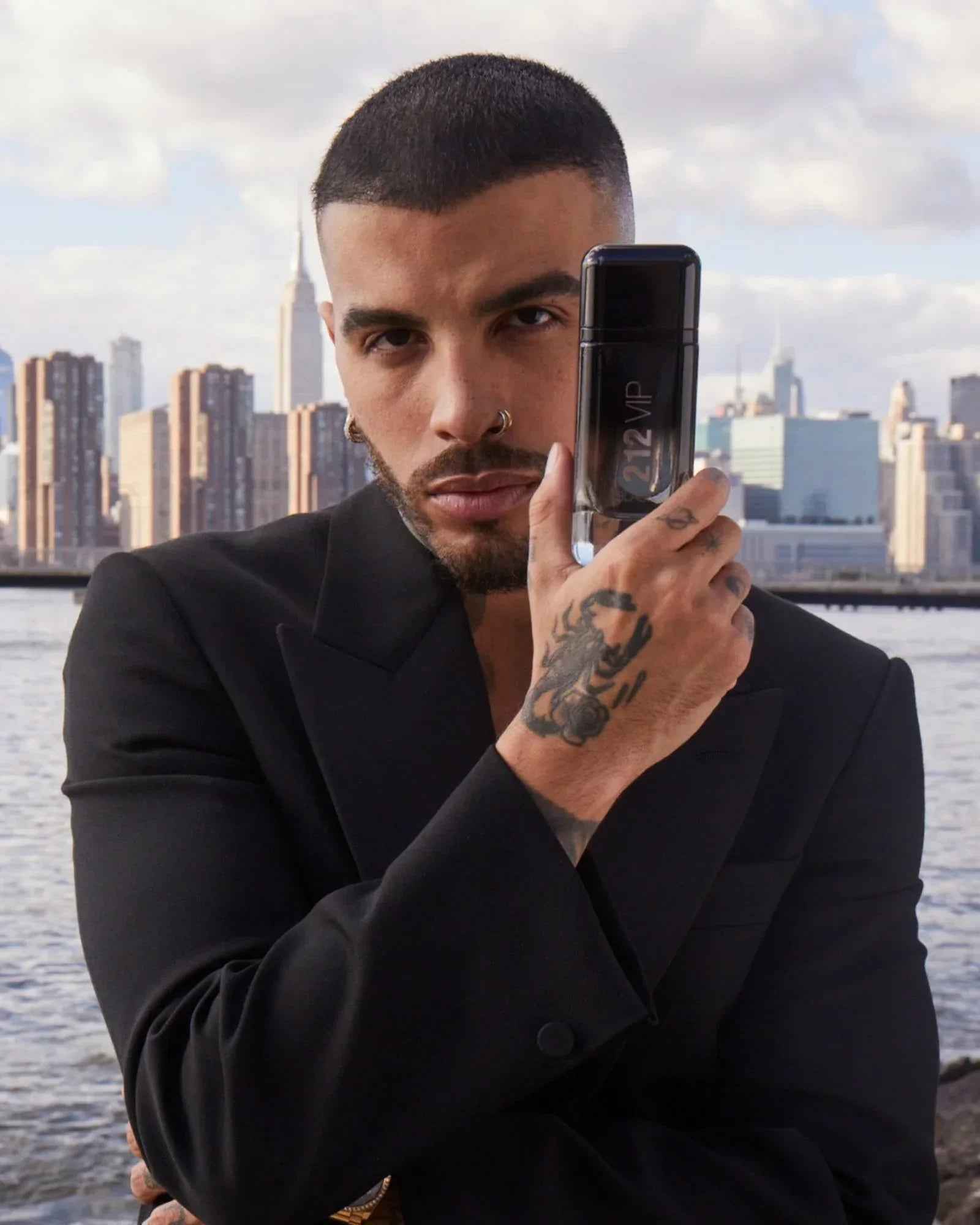 perfume carolina herrera 212 vip black masculino eau de parfum 100ml - Leon Elegance