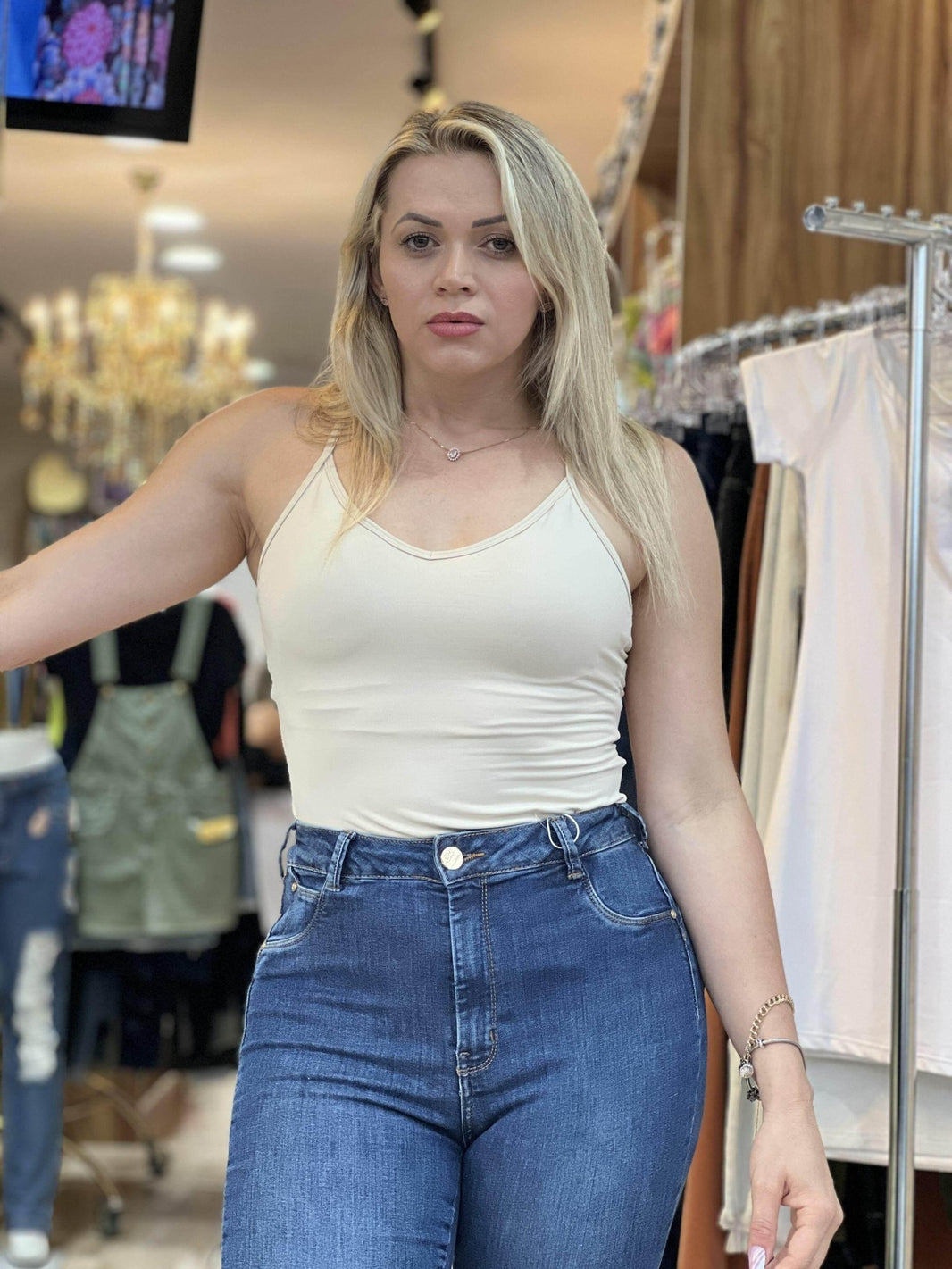 Regata Luna Dolisane com Bojo Leon - Leon Elegance