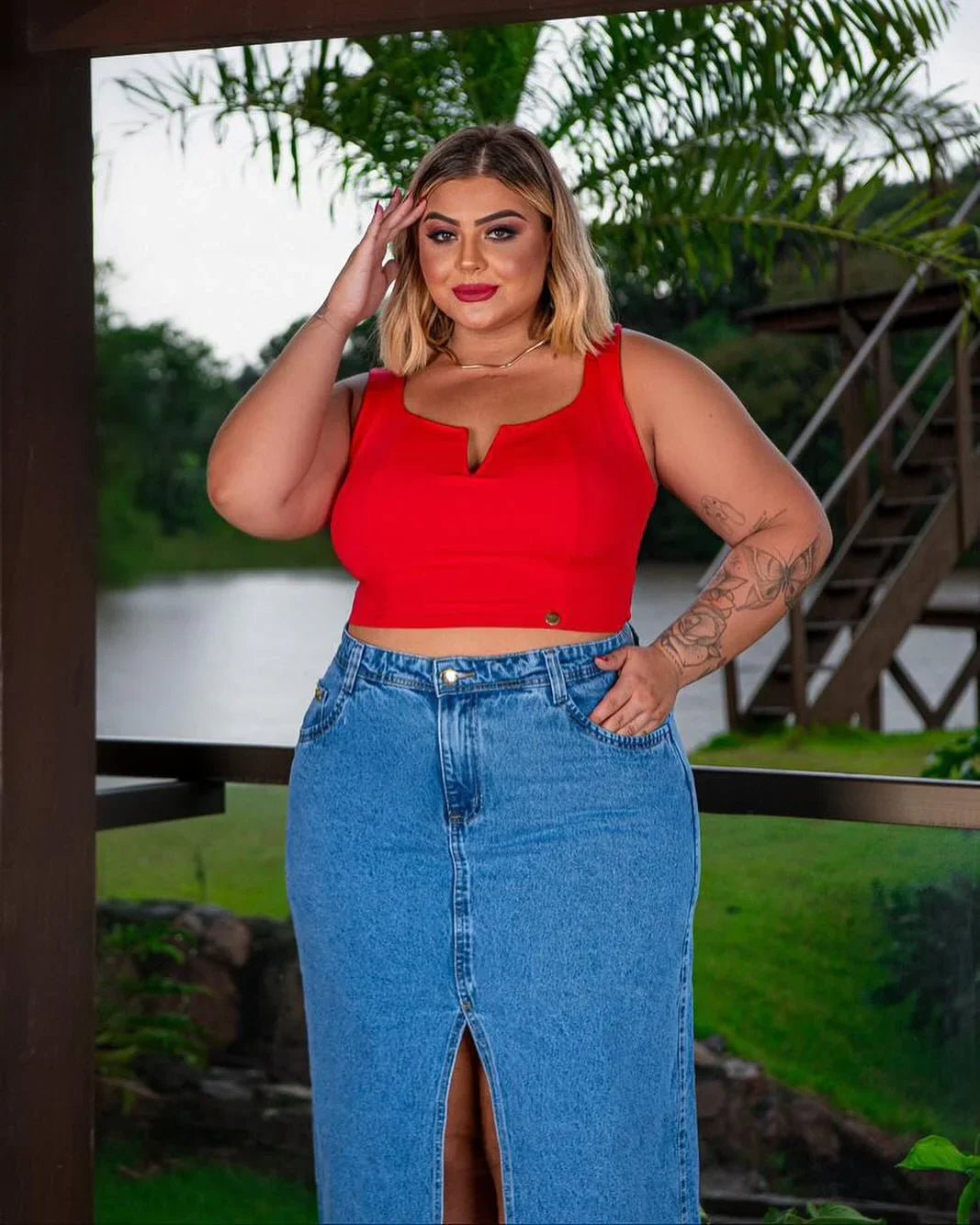 Saia Midi Com Fenda Reta e Bolsos Funcionais Leon - Leon Elegance