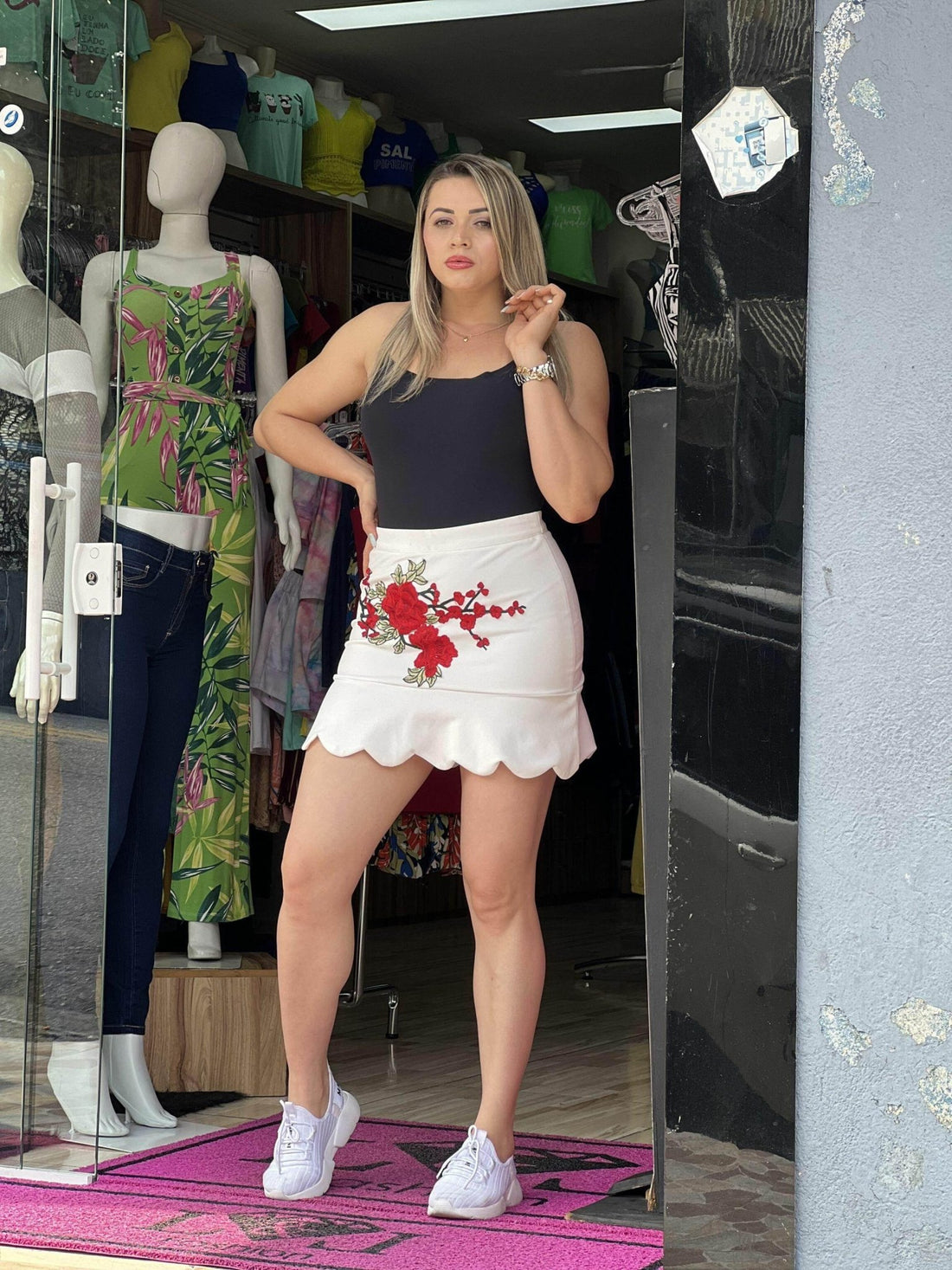 Saia Vanguard com Babado Leon - Leon Elegance