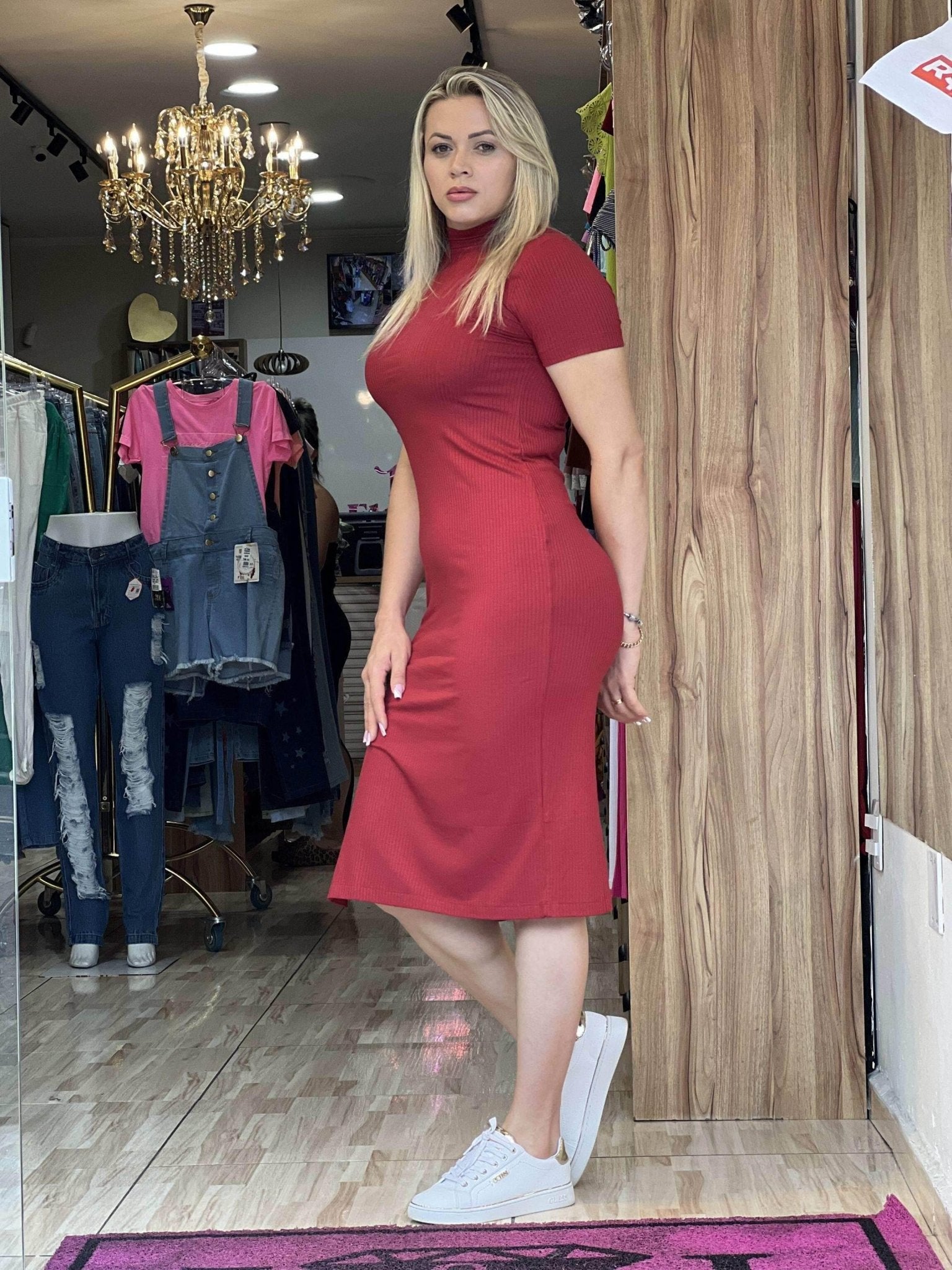 Vestido Canelado Preto Midi com Fenda - Leon Elegance